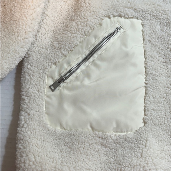 LEVI’S WOMENS SHERPA TEDDY FLEECE JACKET IN OFF WHITE SZ M - Picture 3 of 14